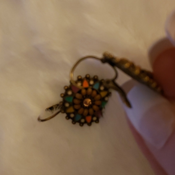 Earrings Buy one pair get a pair free you choose - Picture 2 of 3